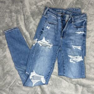 American Eagle Outfitters Women's Blue Distressed Jeans